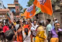 পানিহাটীর বিজেপি প্রার্থী রত্না দেবনাথকে ঘিরে তৃণমূলী বিক্ষোভ