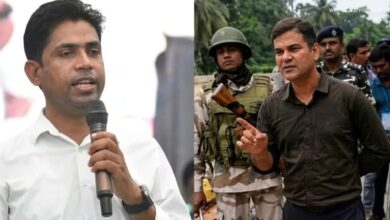 জাহাঙ্গির খান ( বাঁ দিকে ) , অজয়পাল শর্মা ( ডানদিকে )