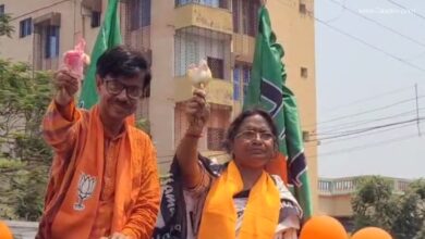 যৌথ প্রচারে দুই বিজেপি প্রার্থী