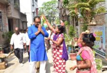 প্রচারে স্থানীয়দের আশীর্বাদ প্রাপ্তি তীর্থঙ্করের