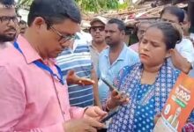 ঘটনাস্থলে এসে পৌঁছেছেন নির্বাচন কমিশনের প্রতিনিধিরা