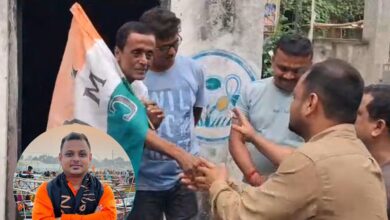 ফিরিয়ে দেওয়া হচ্ছে পার্টি অফিস (ইনসেটে : জয় সাহা )