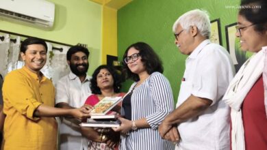 অনুষ্কার বাড়িতে বাম নেতৃত্বরা