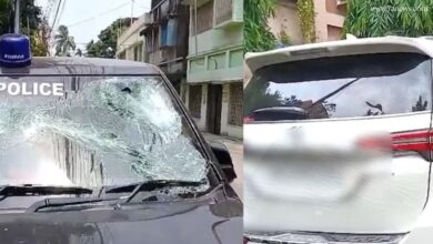 দুষ্কৃতী তান্ডবে ক্ষতিগ্রস্ত ২ টি গাড়ি