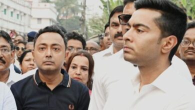 অভিষেক ব্যানার্জির সাথে দেবরাজ চক্রবর্তী