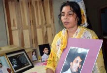 ভাইয়ের স্মৃতি আঁকড়ে বরুনের দিদি